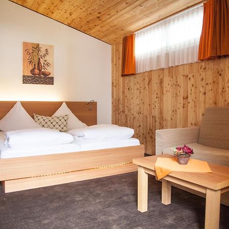 Gasthof Zum Goldenen Loewen Nauders Esterno foto