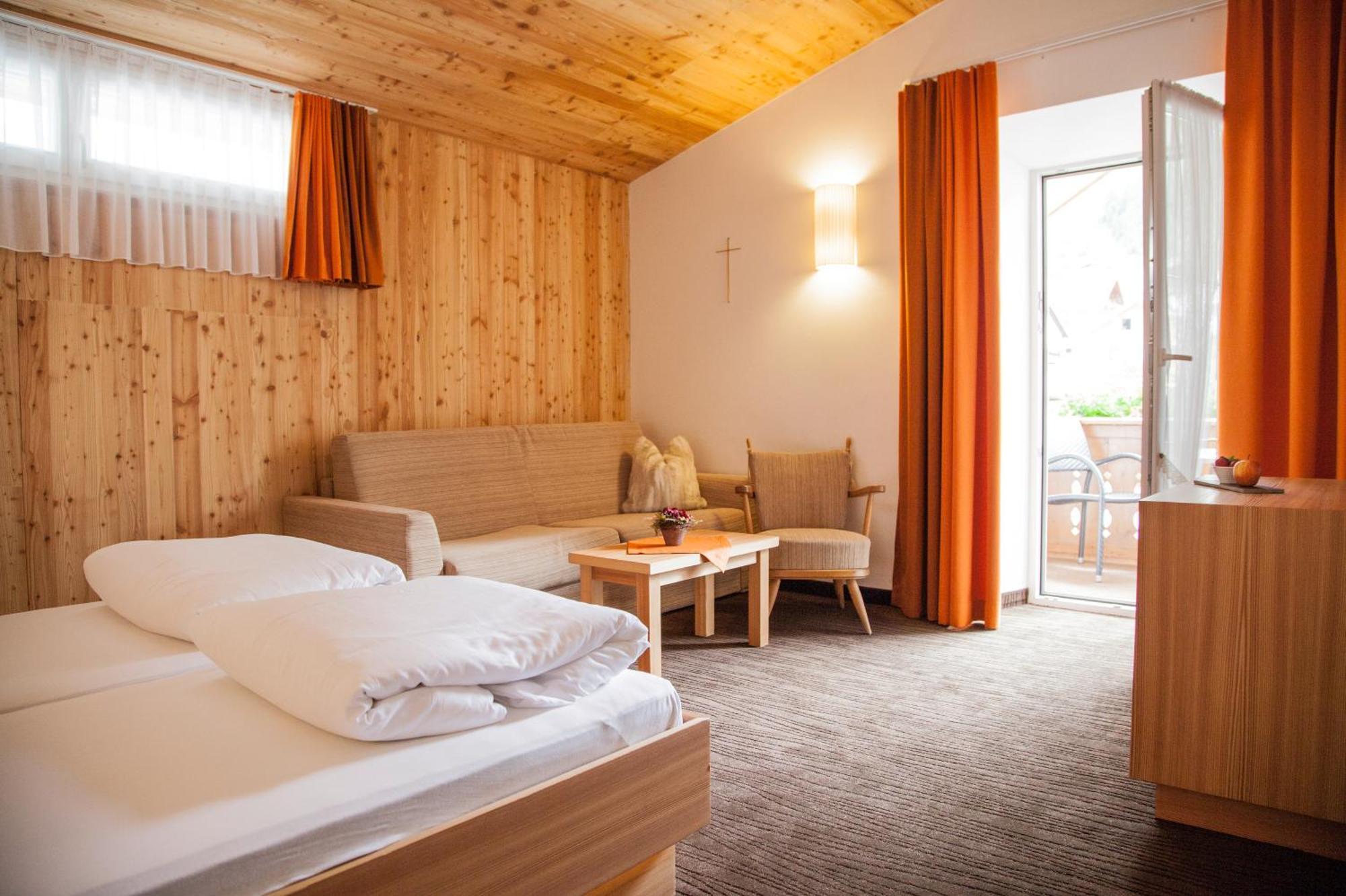 Gasthof Zum Goldenen Loewen Nauders Esterno foto