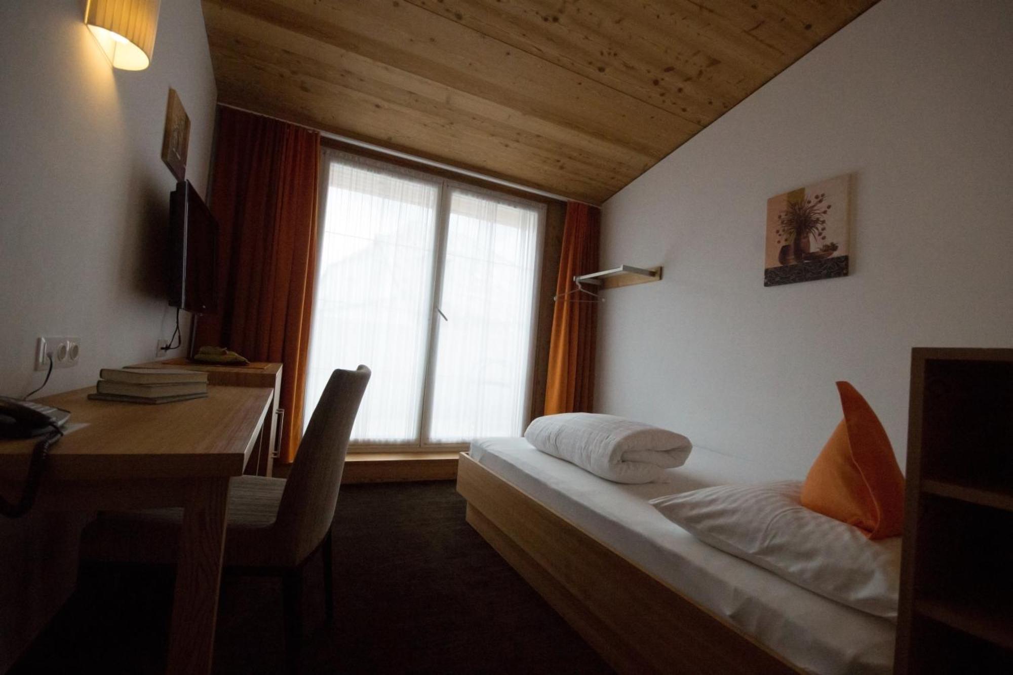 Gasthof Zum Goldenen Loewen Nauders Esterno foto