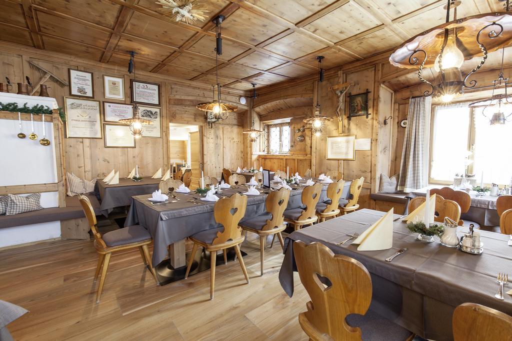 Gasthof Zum Goldenen Loewen Nauders Esterno foto