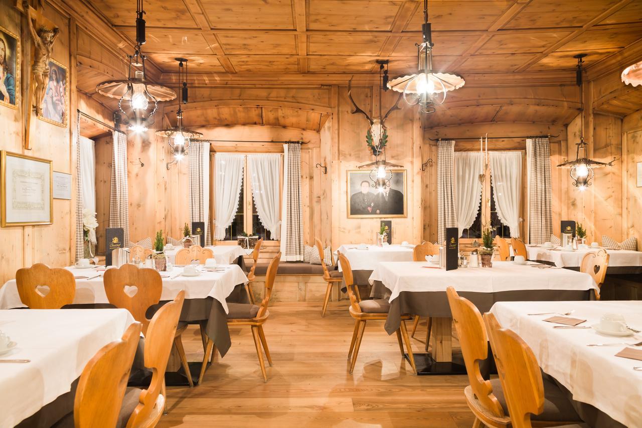 Gasthof Zum Goldenen Loewen Nauders Esterno foto